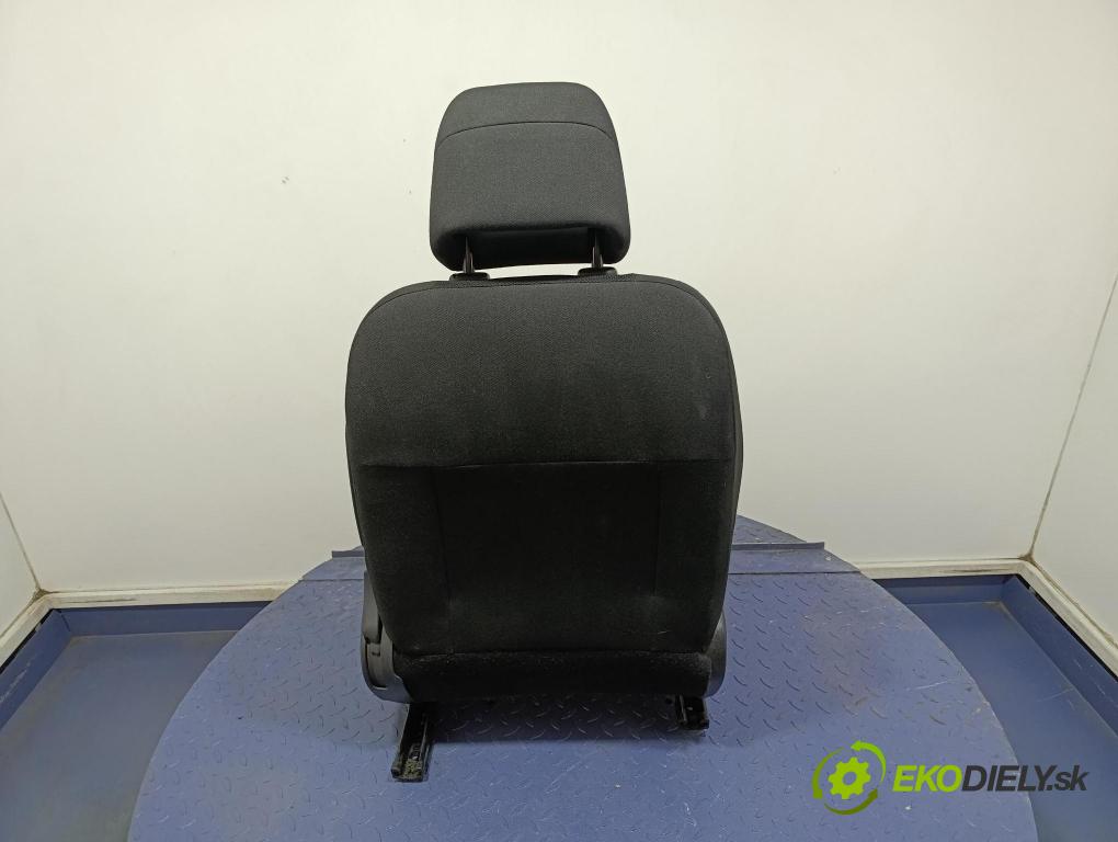 Peugeot 207 2007 Sedačka Ovládače:
