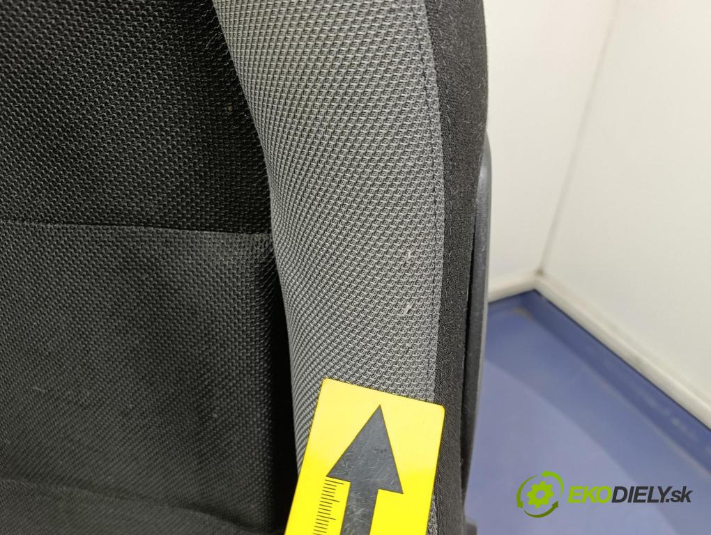 Peugeot 207 2007 Sedačka Ovládače: