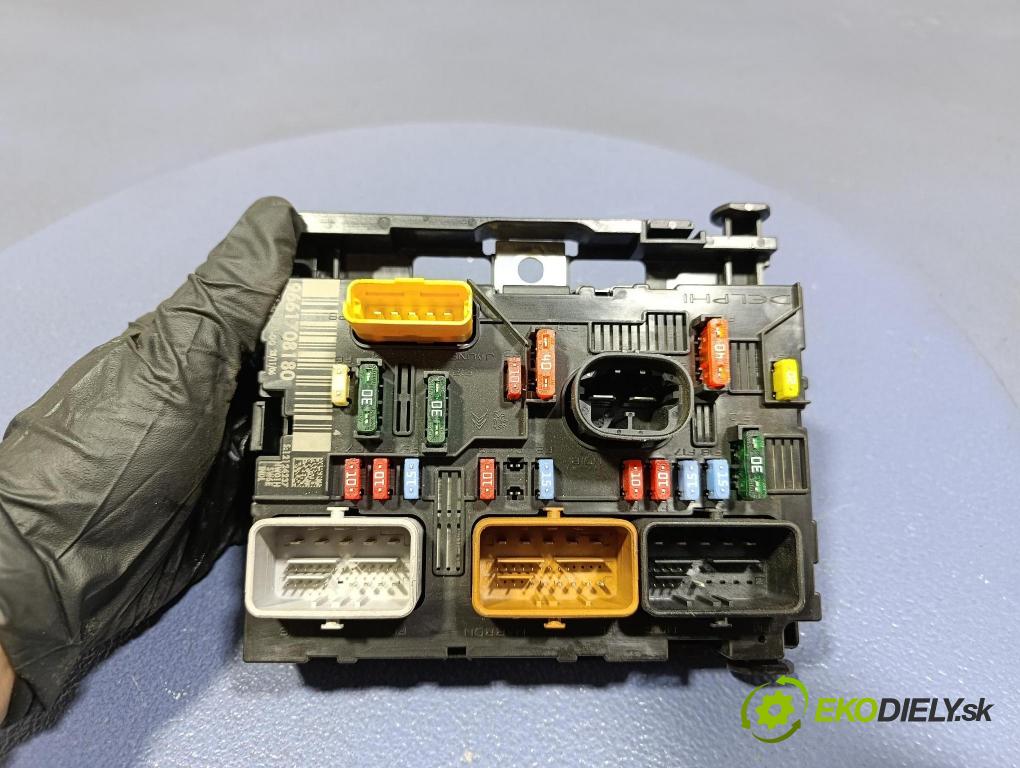 Peugeot 207 2007 skrinka Poistky: 9661708180