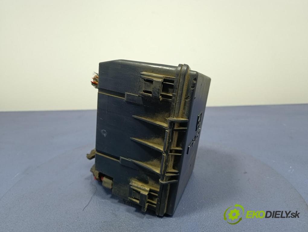 Chrysler Pacifica 2005 skříňka Pojistky 05082790AH