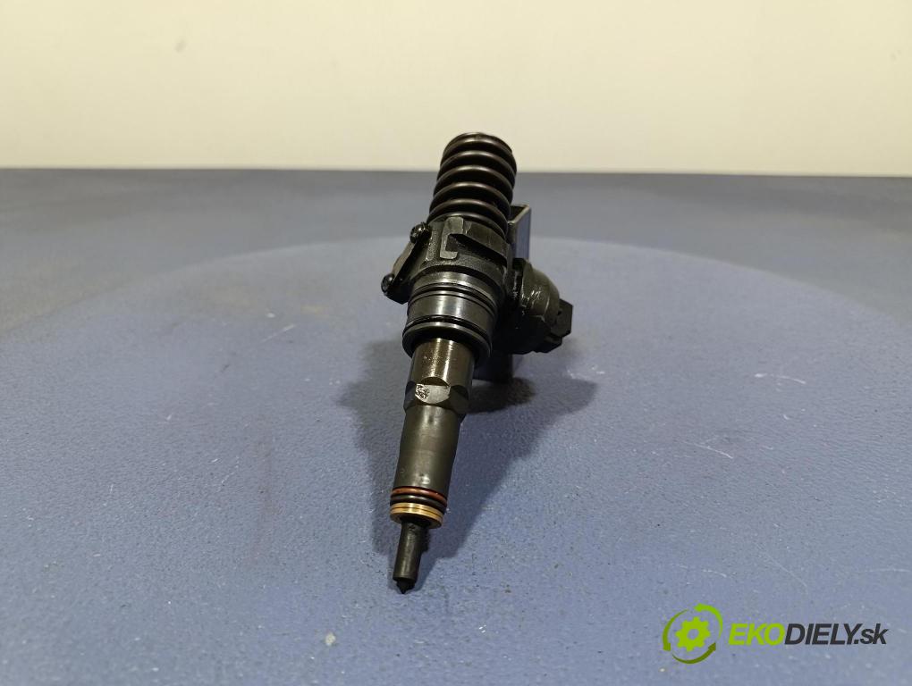 Vw Passat 2006 vstřikovač 038130073AG
