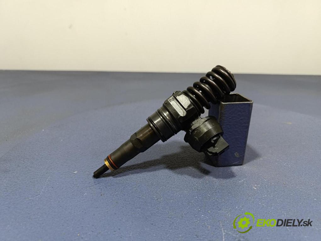Vw Passat 2006 vstřikovač 038130073AG