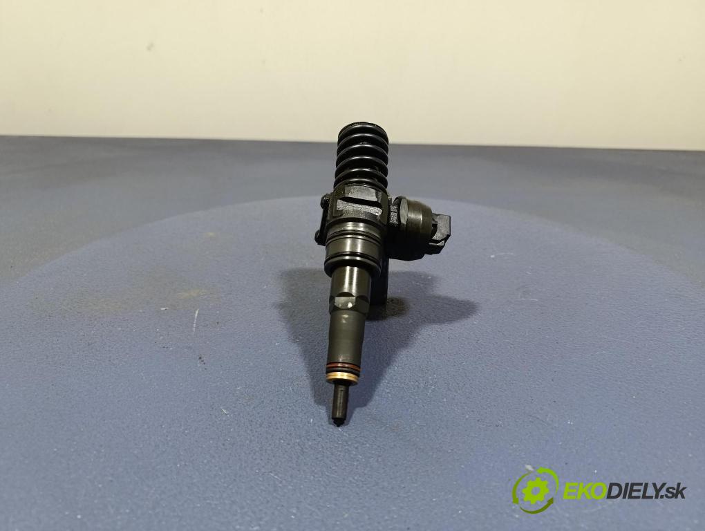 Vw Passat 2006 vstřikovač 038130073AG