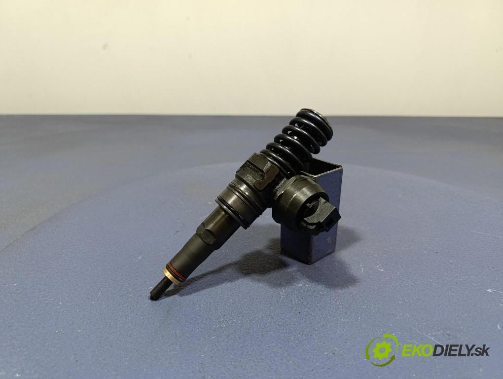 Vw Passat 2006 vstřikovač 038130073AG