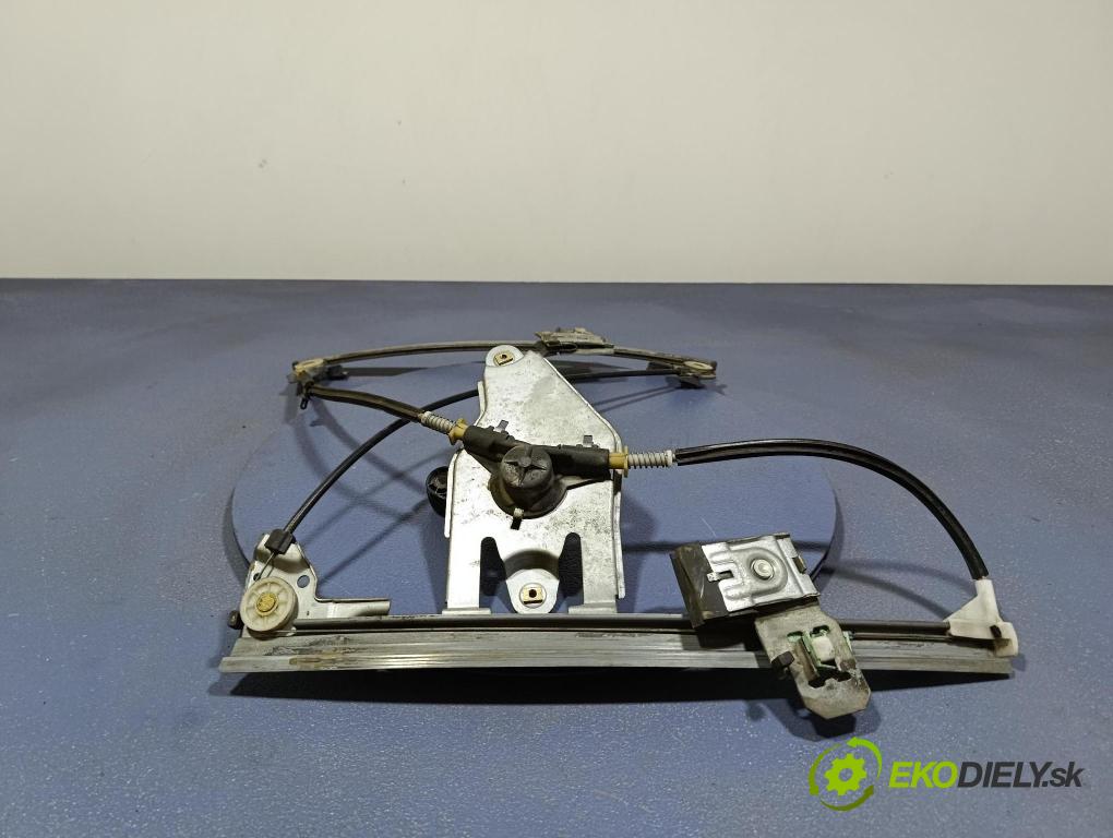 Skoda Octavia 2000 mechanismus stahování Sklenka: před Levý: 1U0837401