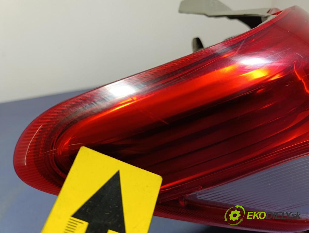 Toyota Yaris 2012 svetlo / reflektor zad ľavá Vonkajsia: KOITO 0D-78