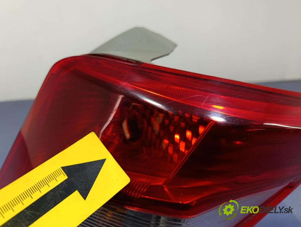 Toyota Yaris 2012 světlo Zad: Práva: Mimo: KOITO 0D-78
