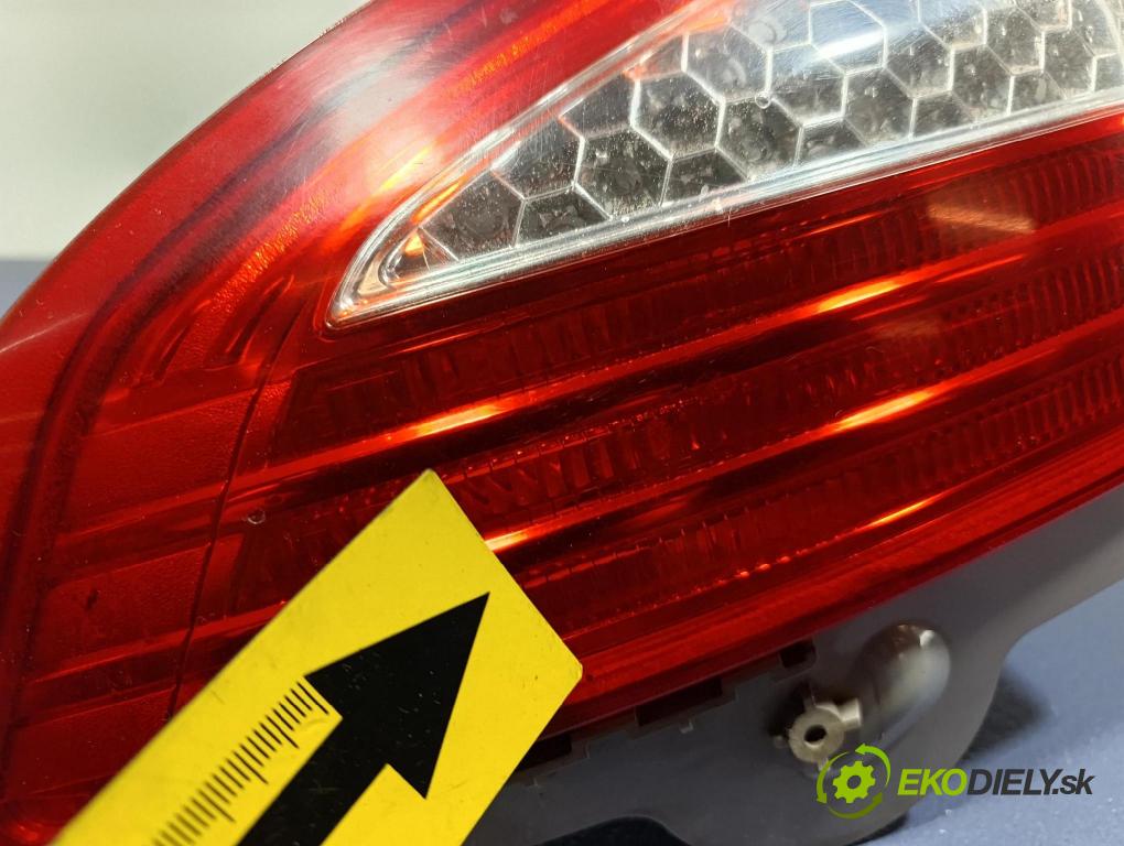 Ford Mondeo 2008 svetlo / reflektor zad Prava: Vnútri: 7S71-13A602-B