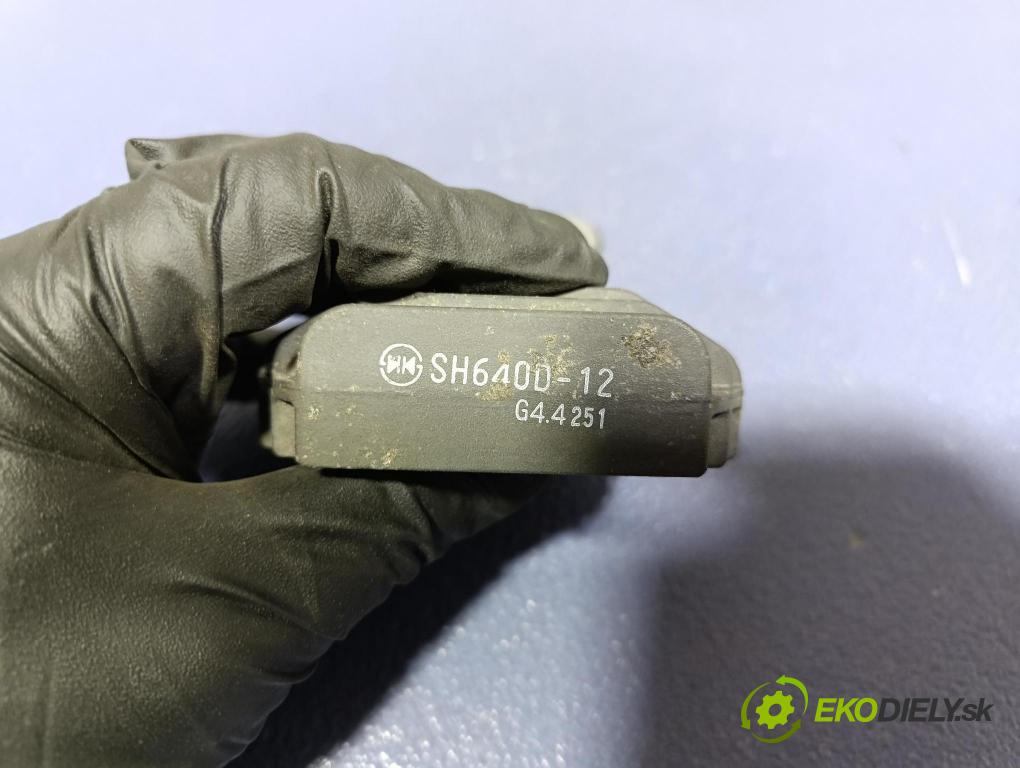 Piaggio Fly 125 2004 instalace Elektrický: SH640D-12