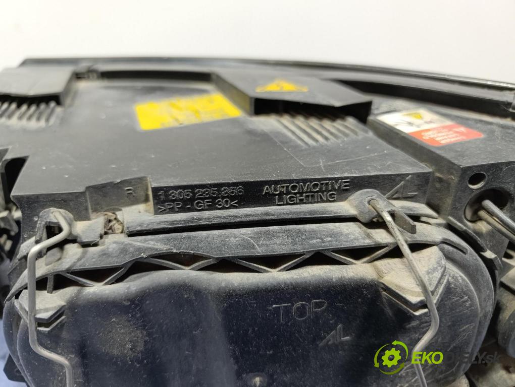 Volvo V50 2004 světlo v pravo: 30698653