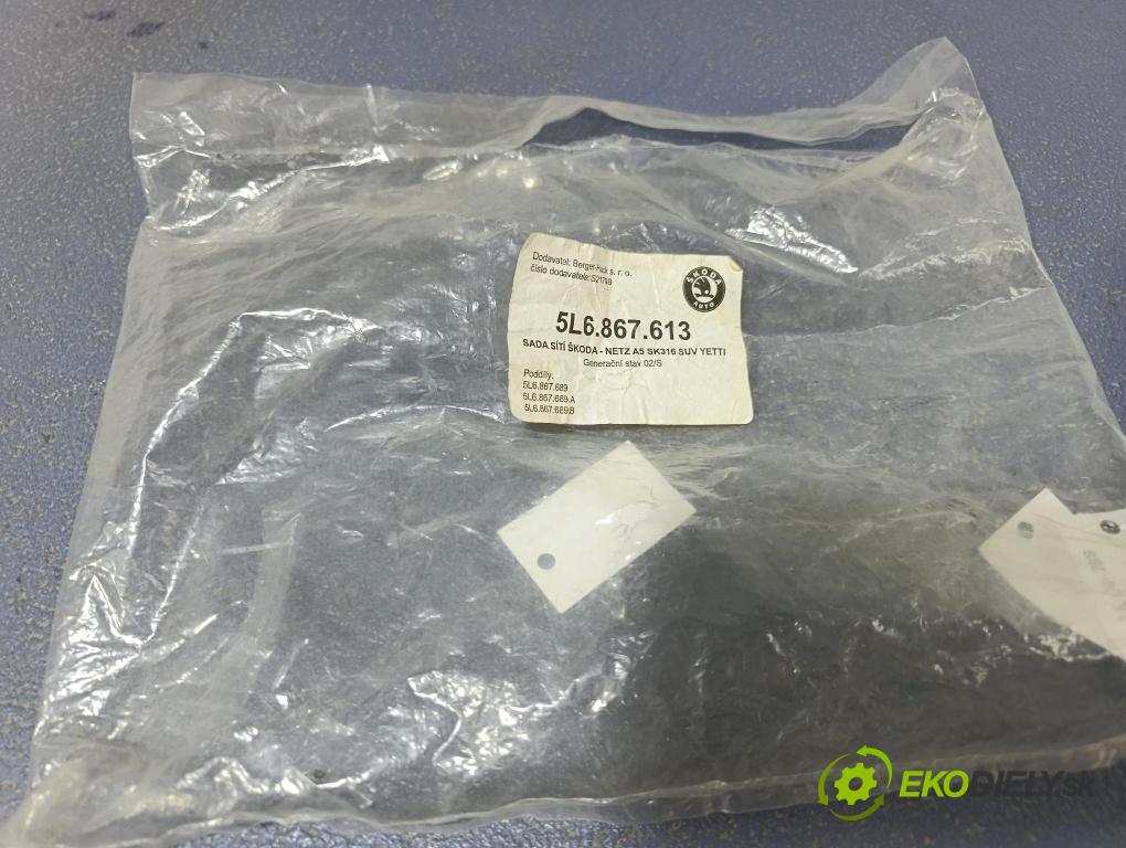 Skoda Yeti 2009 koberec do auta 5L6867613