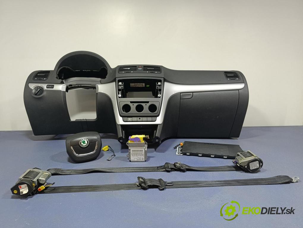 Skoda Yeti 2009 kokpit,přistrojova deska 5L1857007C