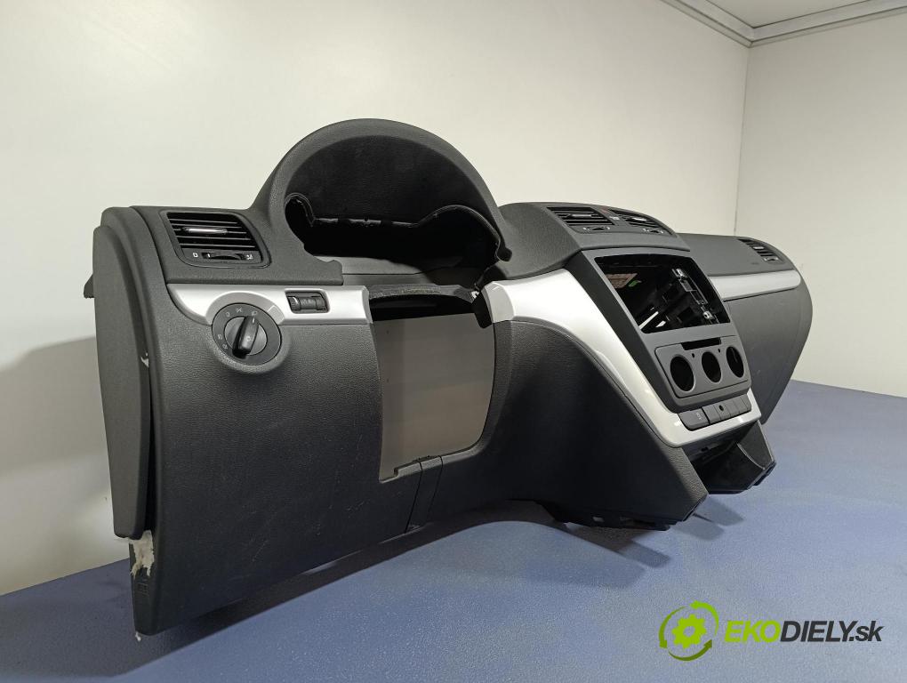 Skoda Yeti 2009 kokpit,přistrojova deska 5L1857007C