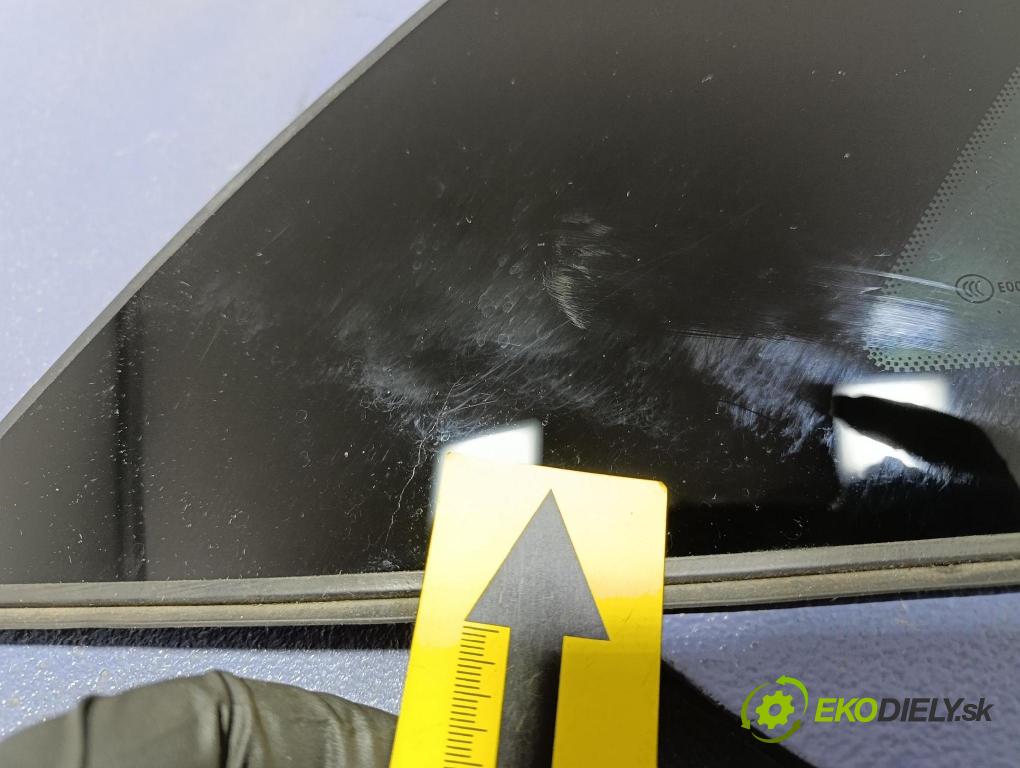 Citroen C4 picasso 2013 sklo Karoséria: zad