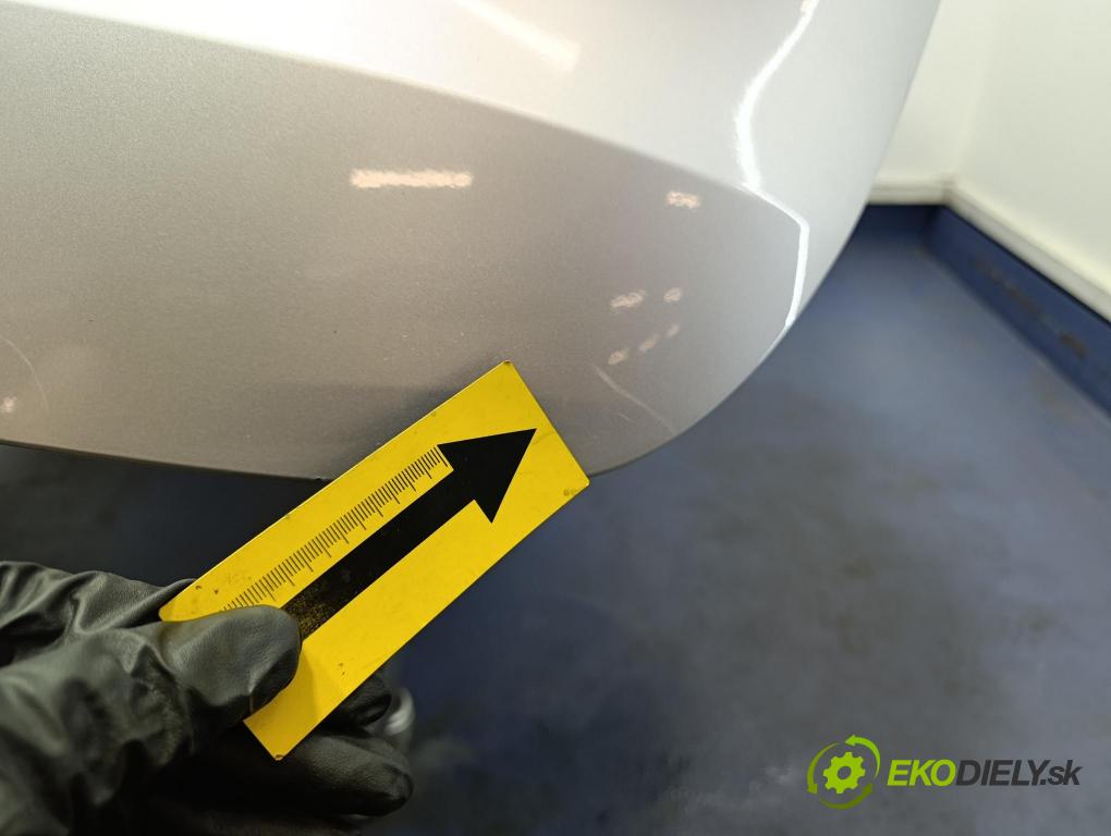 Citroen C4 picasso 2013 zadní dveře kufra: kufr