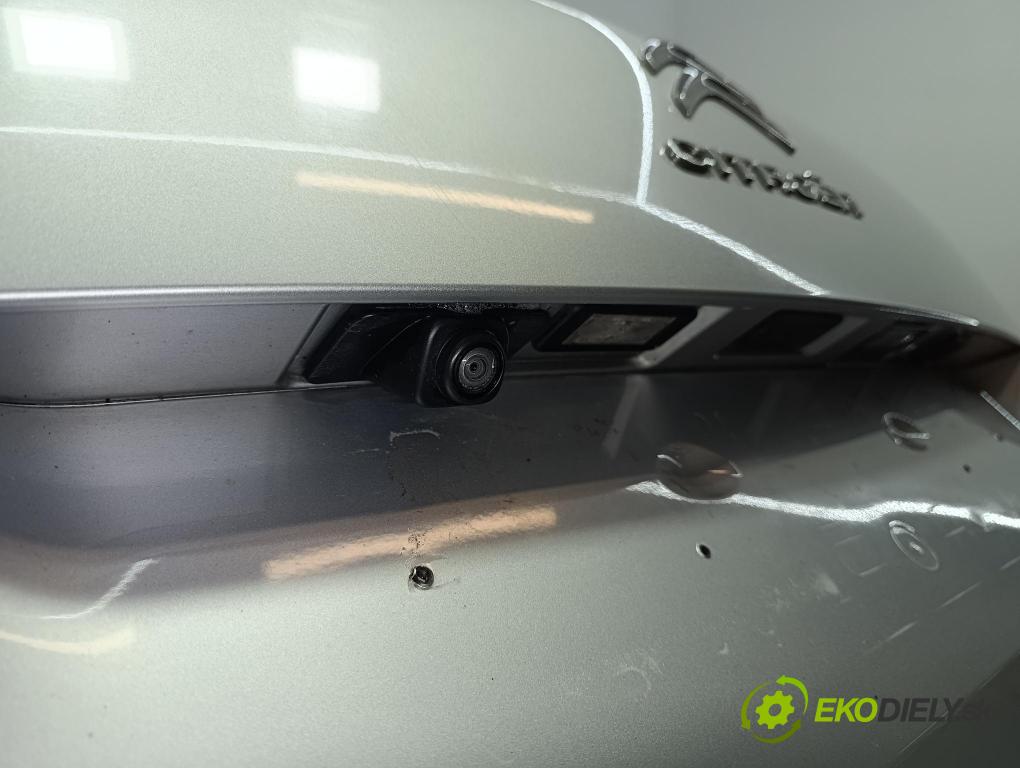 Citroen C4 picasso 2013 zadní dveře kufra: kufr