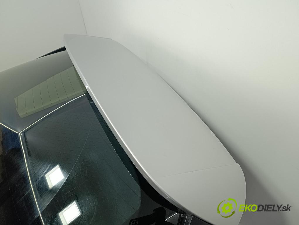 Citroen C4 picasso 2013 zadní dveře kufra: kufr