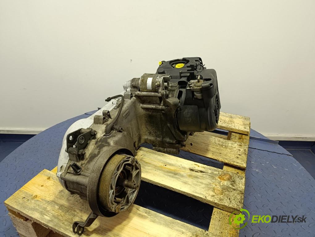 Piaggio Fly 125 2004 motor Benzín: 994482