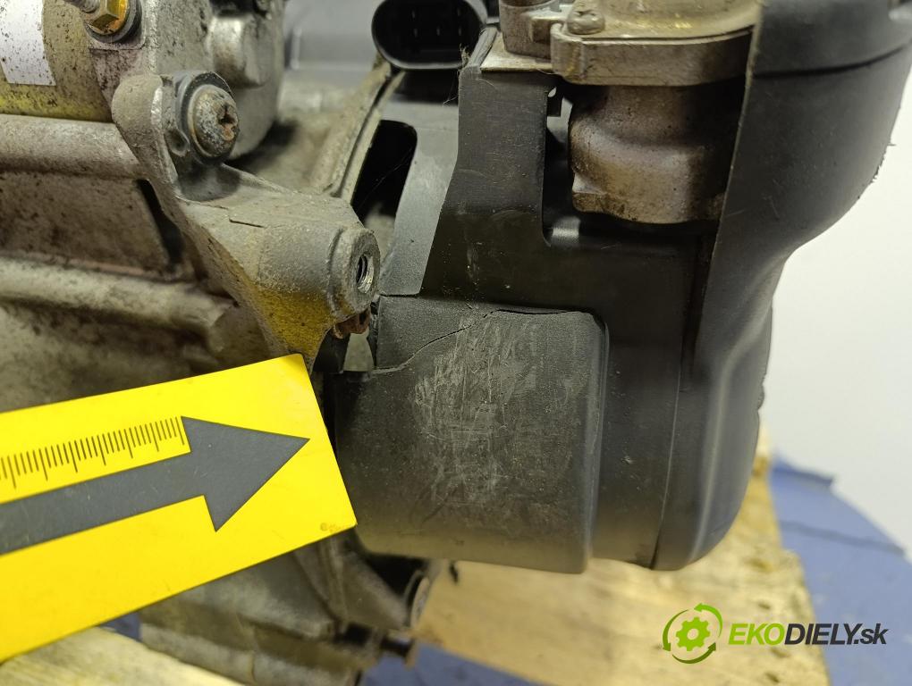 Piaggio Fly 125 2004 motor Benzín: 994482