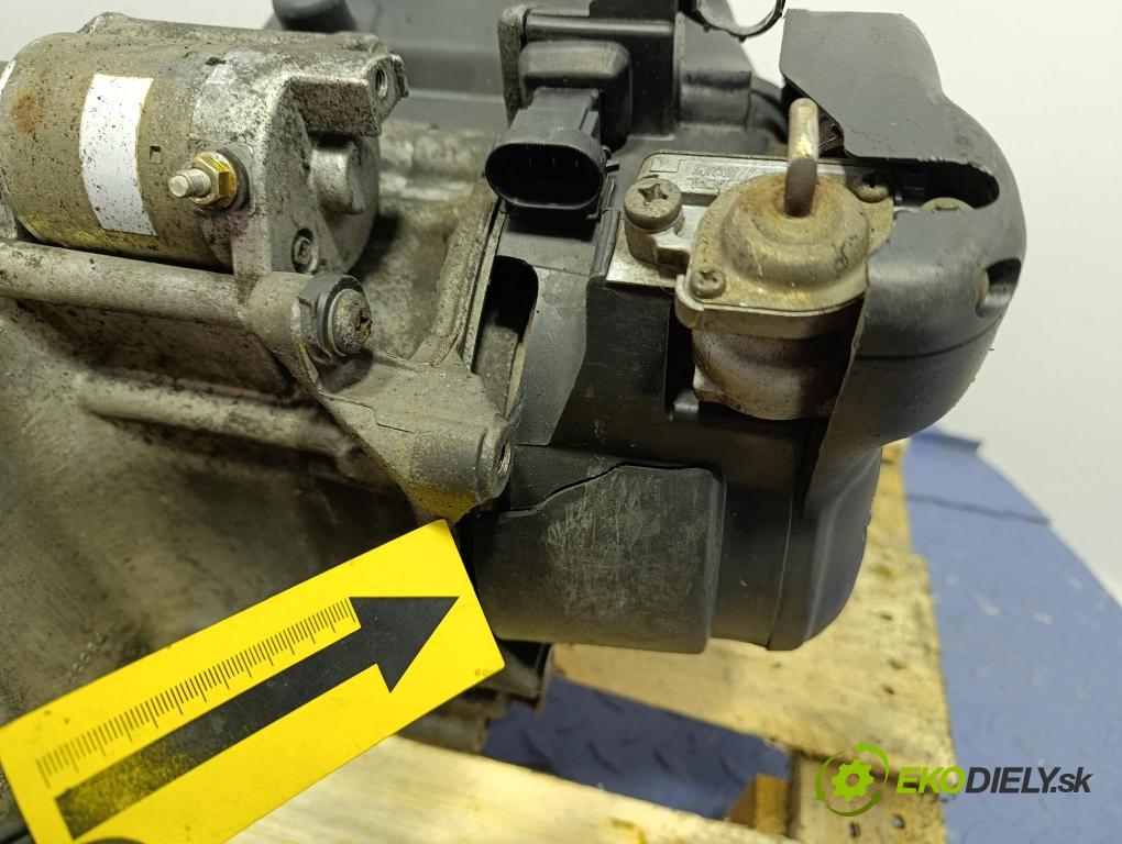 Piaggio Fly 125 2004 motor Benzín: 994482