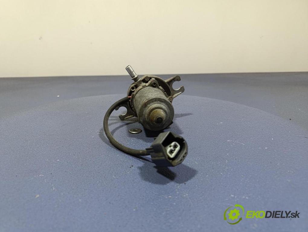 Volvo V50 2004 čerpadlo vakuová 08684342