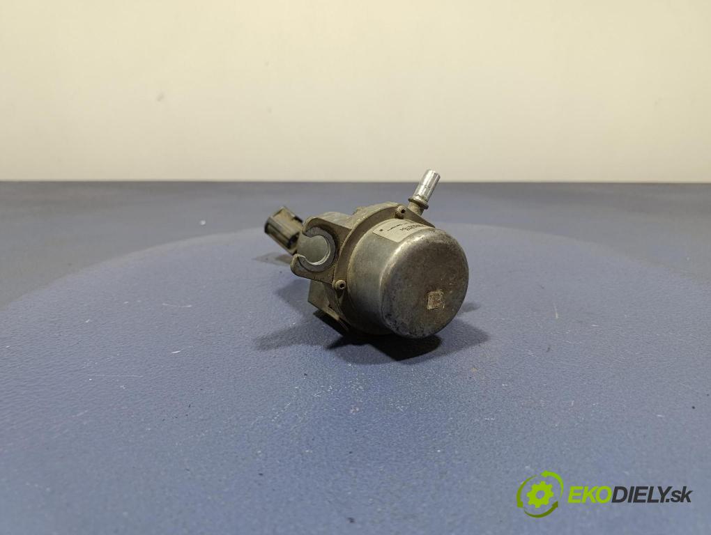 Volvo V50 2004 čerpadlo vakuová 08684342