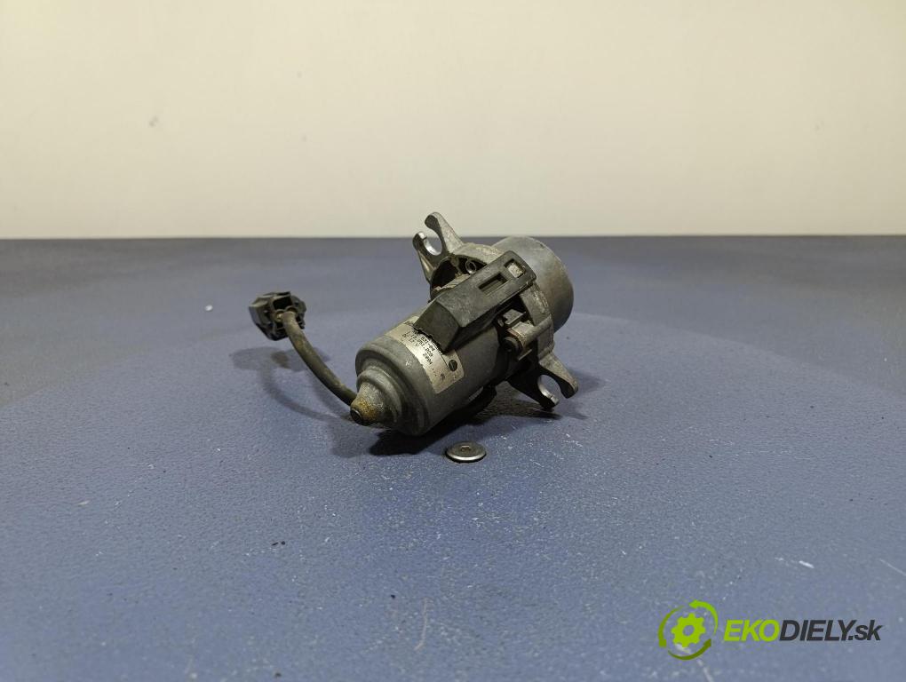 Volvo V50 2004 čerpadlo vakuová 08684342
