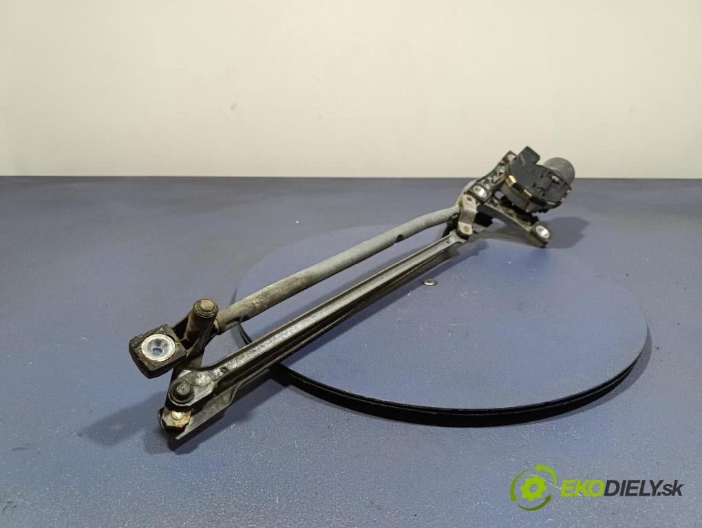 Volvo V50 2004 mechanismus motorek Stěrače: před 30699342