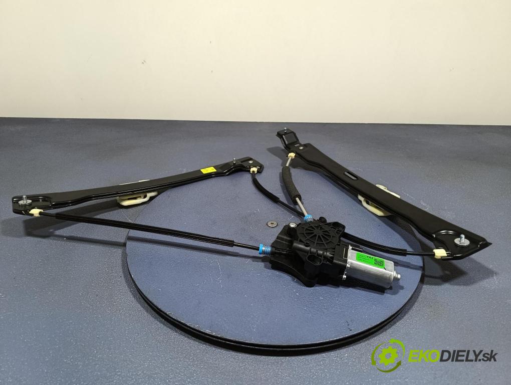 Mg Zs 2024 mechanismus stahování Sklenka: před v pravo: 11873880