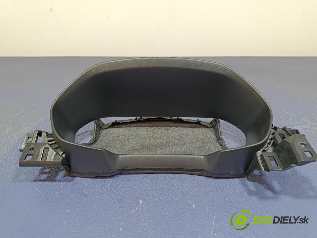 Mg Zs 2024 kryt Plast: Interiéry: 11585124