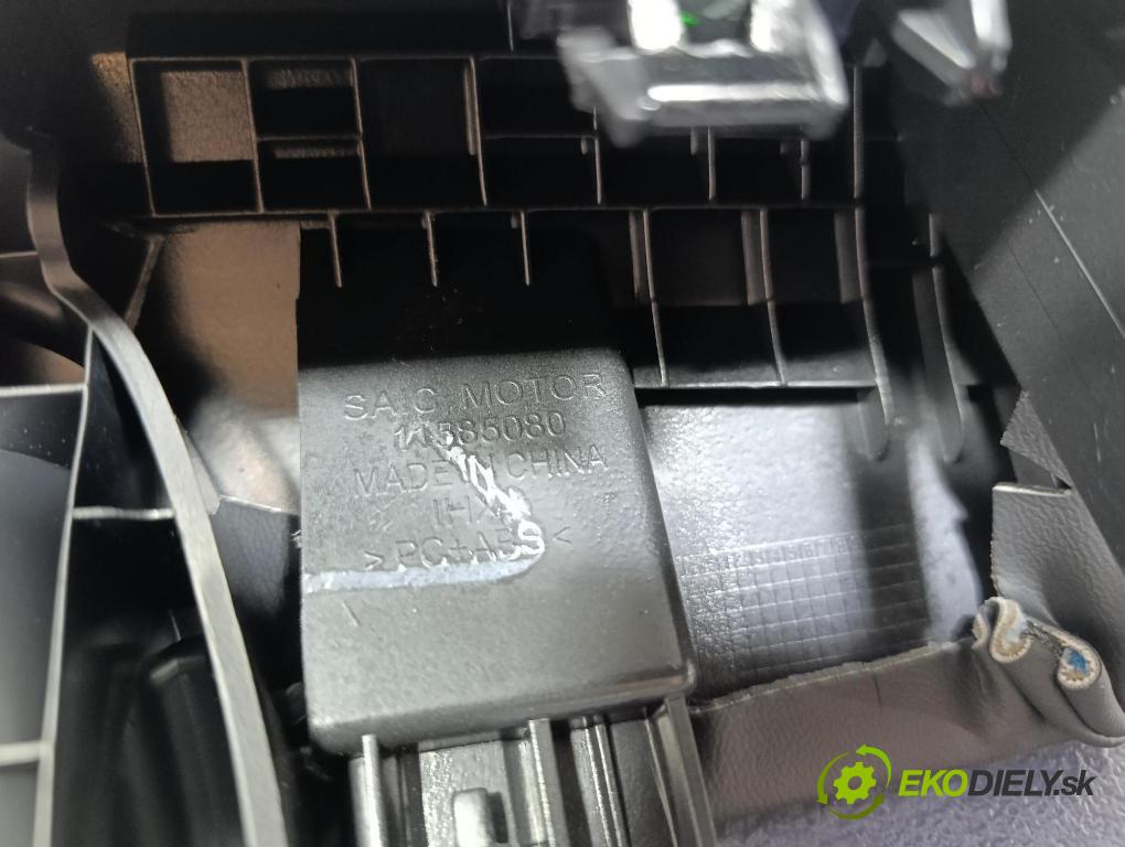 Mg Zs 2024 kryt Plast: Interiéry: 11585088