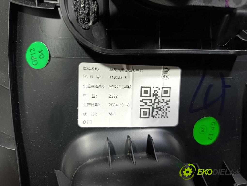 Mg Zs 2024 kryt Plast: Interiéry: 11597309