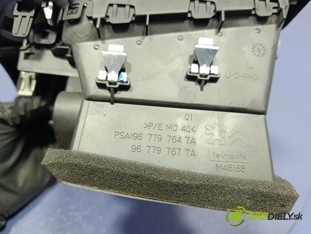 Citroen C4 picasso 2013 Mřížky Proud vzduchu Vzduch: 967797647A