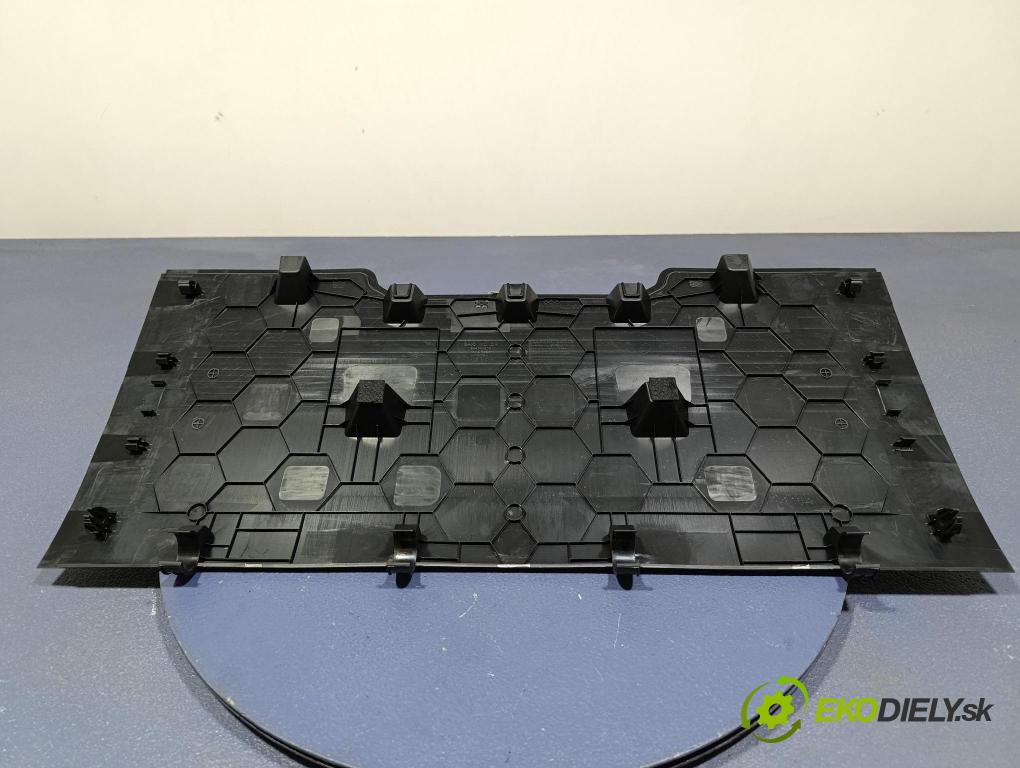Mg Zs 2024 kryt Plast: Interiéry: 11426325