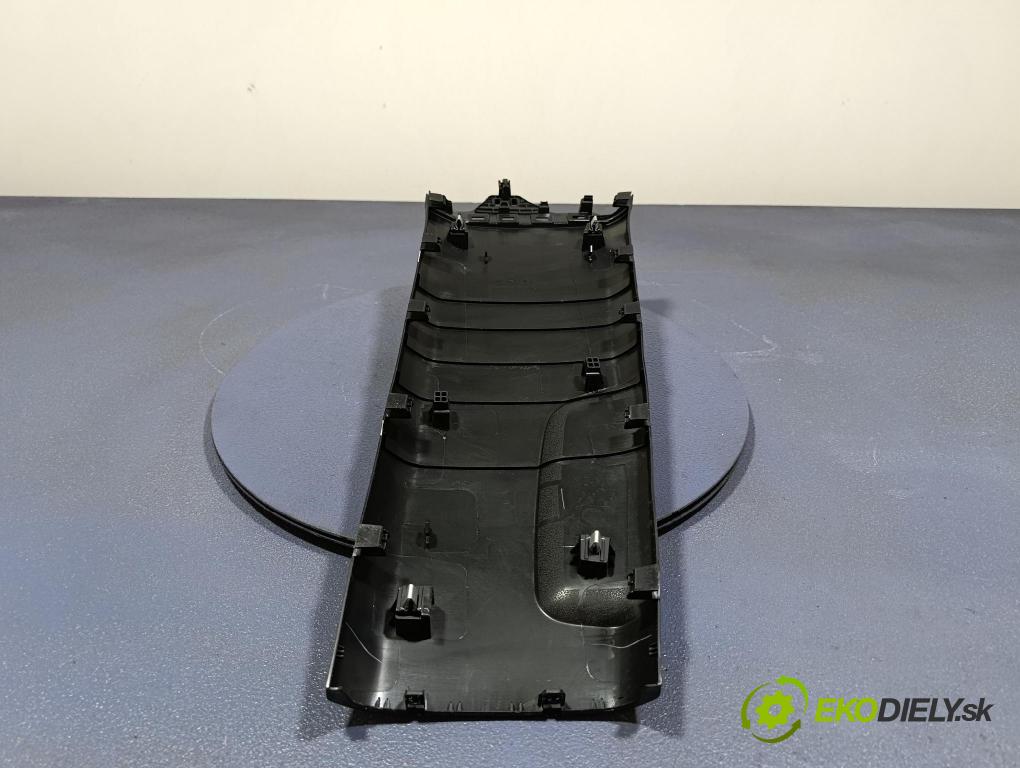 Mg Zs 2024 kryt Plast: Interiéry: 11413173