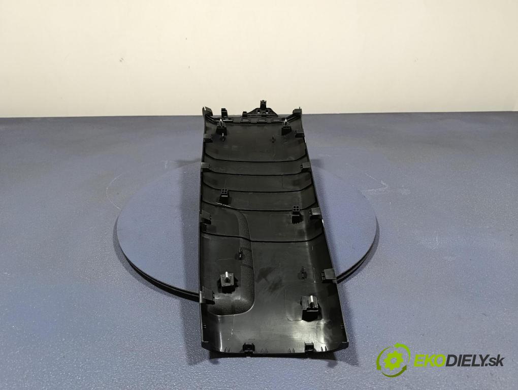 Mg Zs 2024 kryt Plast: Interiéry: 11413175