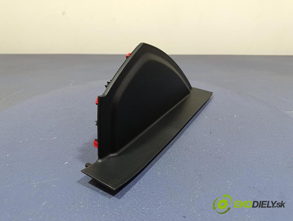 Mg Zs 2024 kryt Plast: Interiéry: 11406954