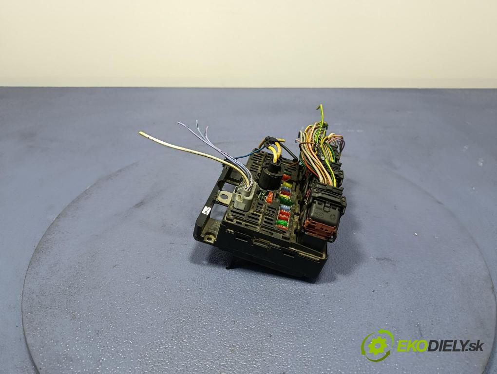 Citroen C4 2006 skrinka Poistky: 9661682980