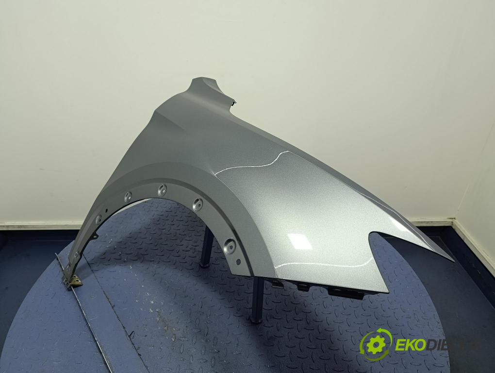 Mg Zs 2024 blatník Predné v pravo: