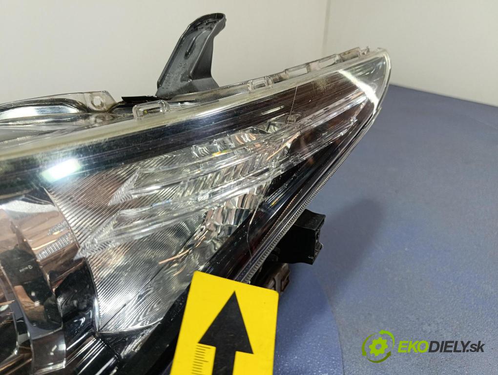 Toyota Auris 0 Reflektor: Vľavo: 81150-02K30