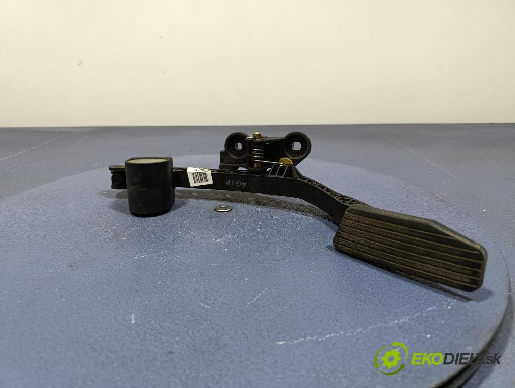 Hyundai Tucson 2006 pedal Plyn: 32765-2E200