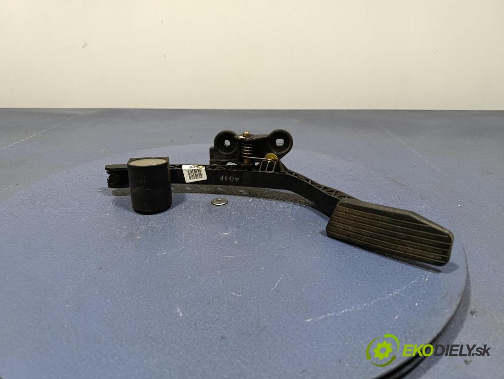 Hyundai Tucson 2006 pedal Plyn: 32765-2E200