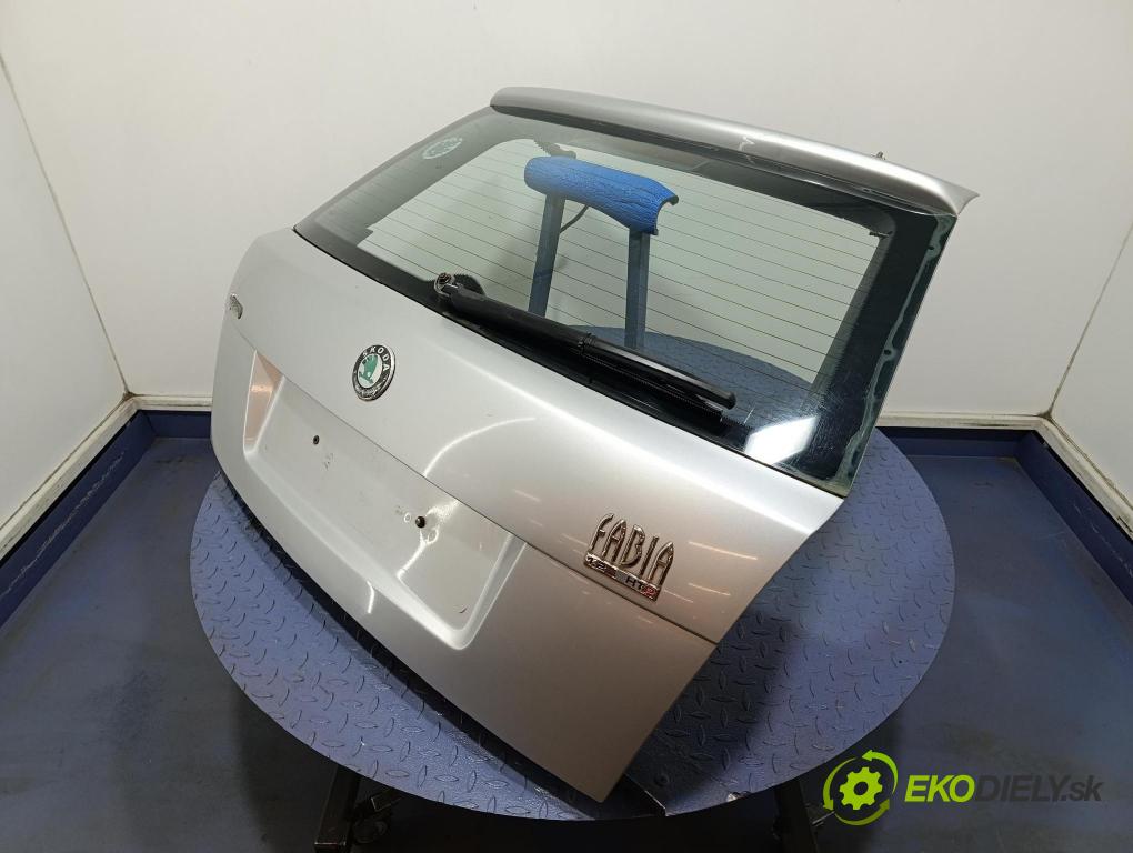 Skoda Fabia 2004 zadna dveře kufra: kufra: