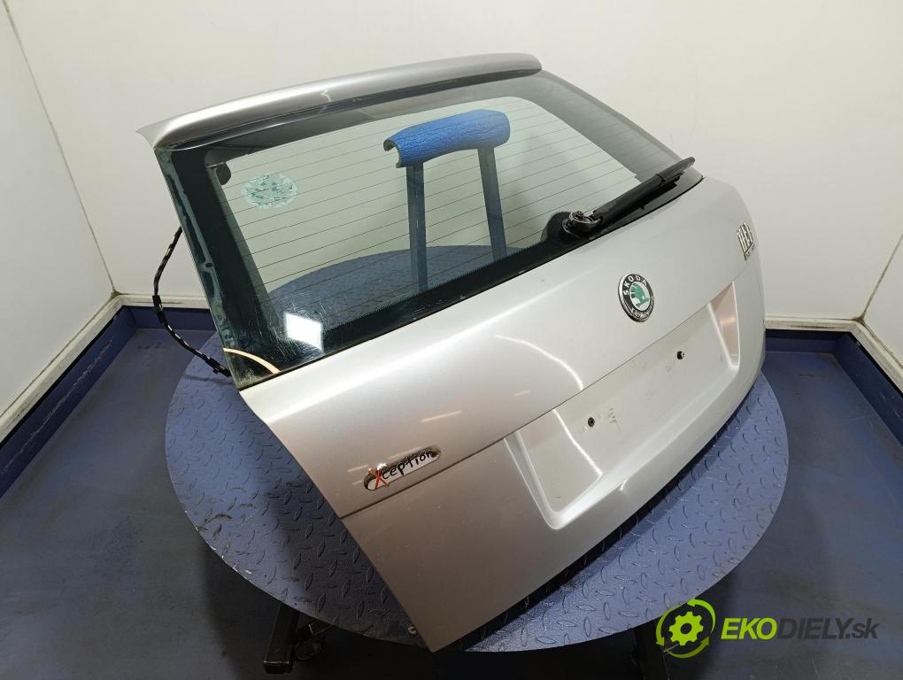Skoda Fabia 2004 zadna dveře kufra: kufra: