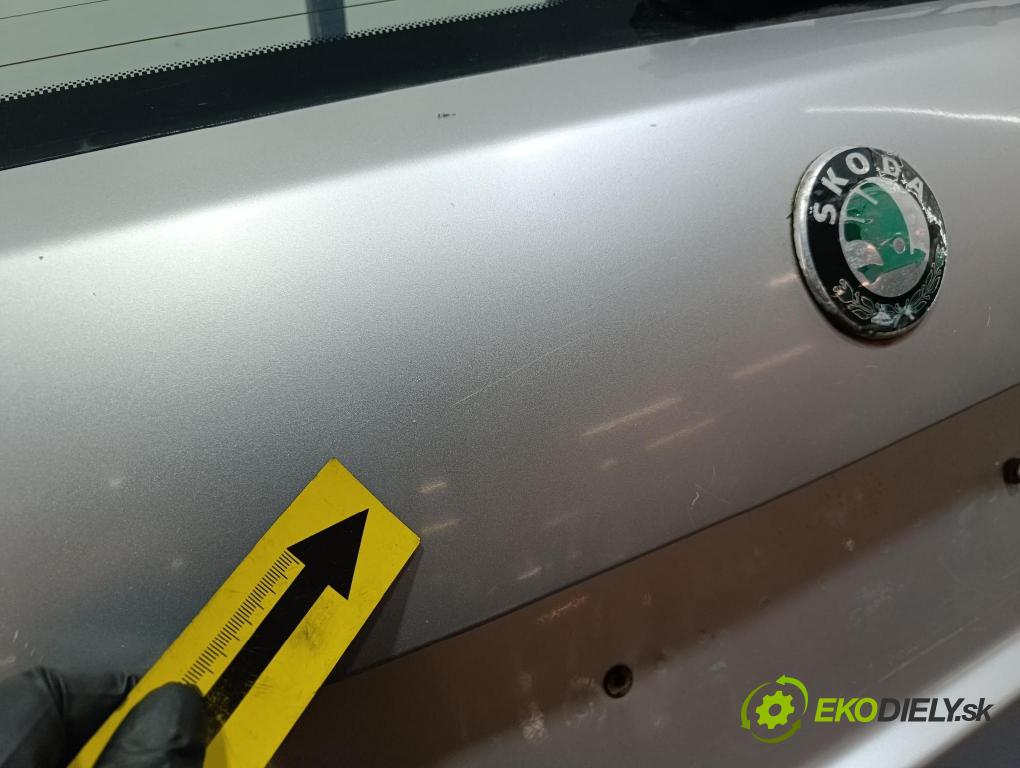 Skoda Fabia 2004 zadna dveře kufra: kufra: