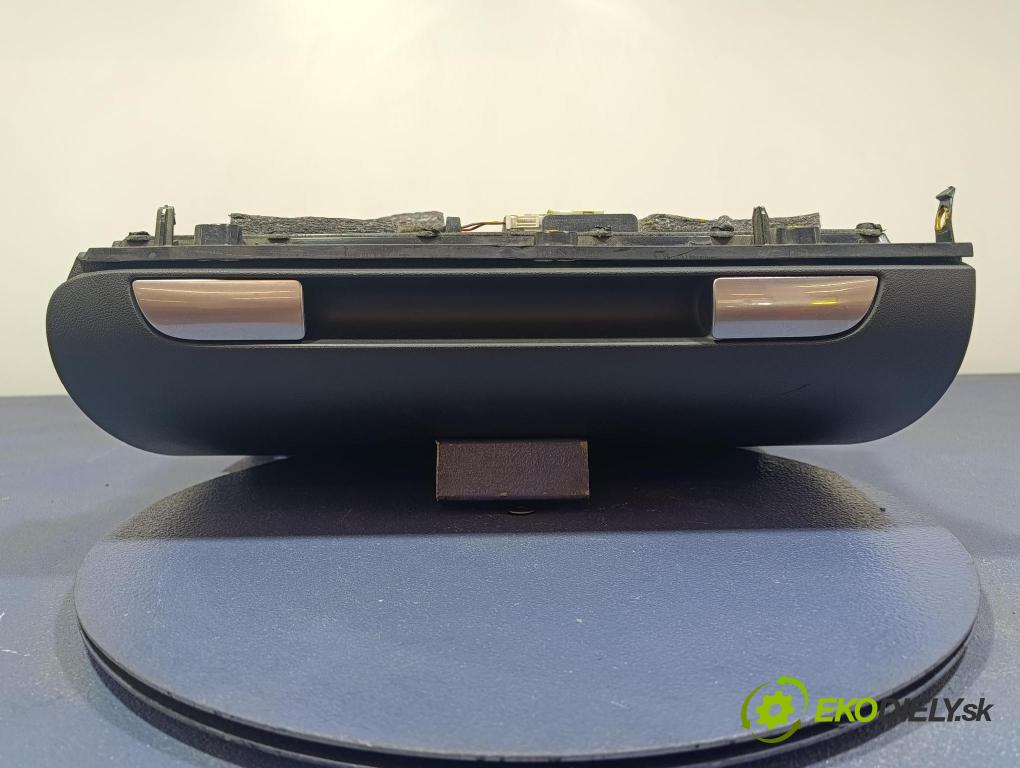 Audi A3 2006 kastlík 8P1857035
