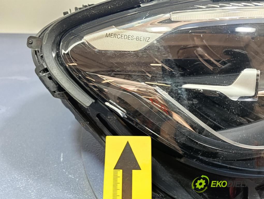 Mercedes E-klasa 0 Reflektor: v pravo: A2139066408