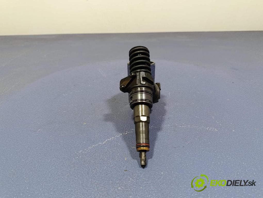 Audi A3 2006 vstrek 038130073BQ
