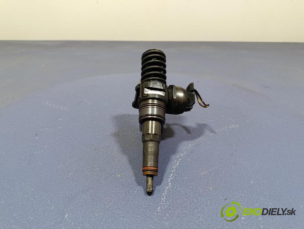 Audi A3 2006 vstrek 038130073BQ