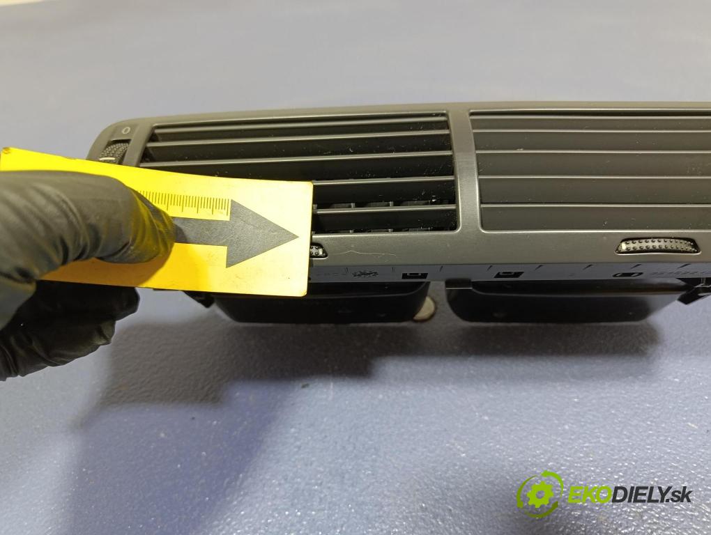 Vw Passat 2005 GRIDS: Prúd vzduchu: Vzduch: 3B0819728D